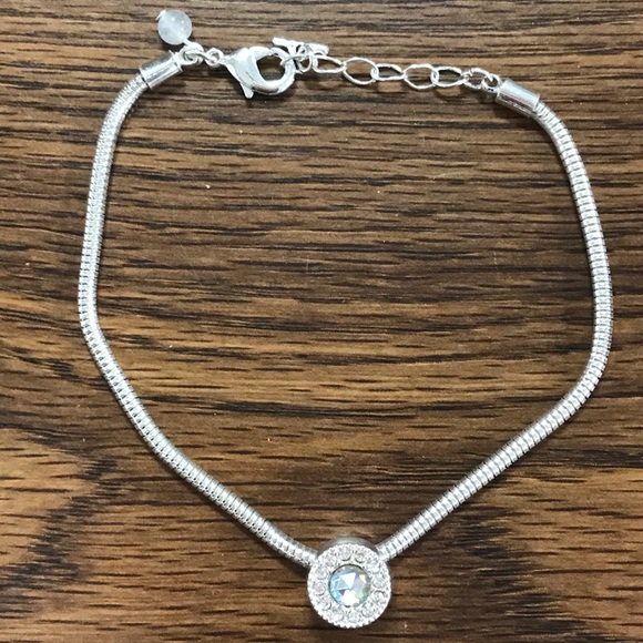 NWT Avon Cherished Memories Starter Bracelet - Picture 2 of 7